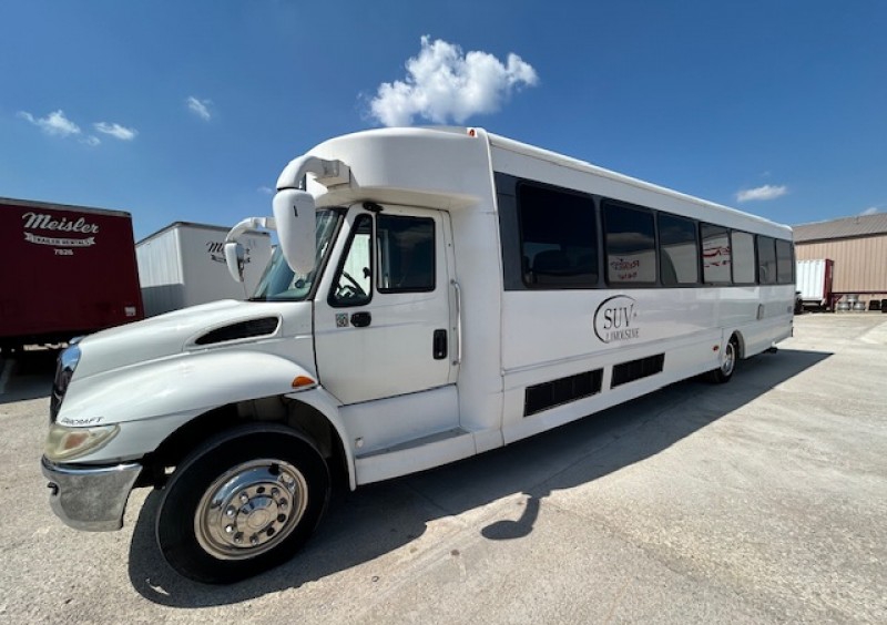 2013 International 3200 Shuttle Bus