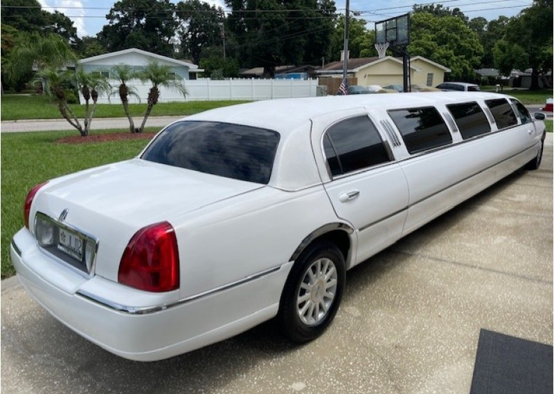 2007 Lincoln Town Car Limousine