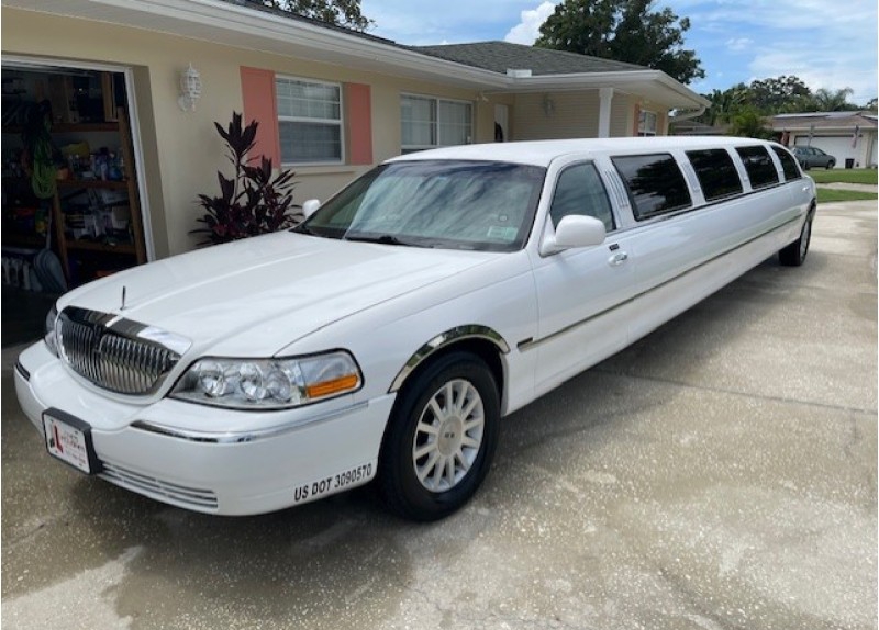 2007 Lincoln Town Car Limousine