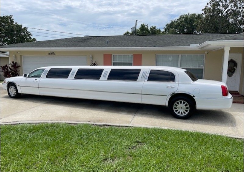 2007 Lincoln Town Car Limousine