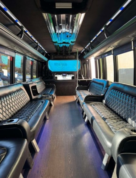 2015 Ford F-550 Limo Bus