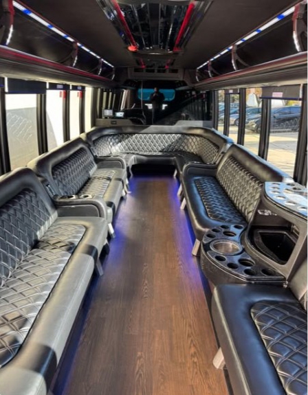 2015 Ford F-550 Limo Bus