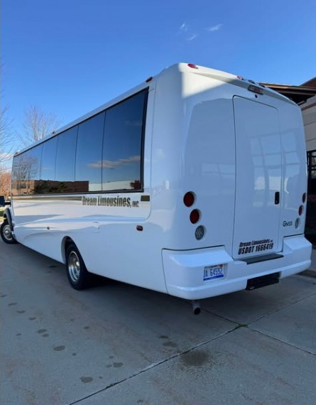 2015 Ford F-550 Limo Bus