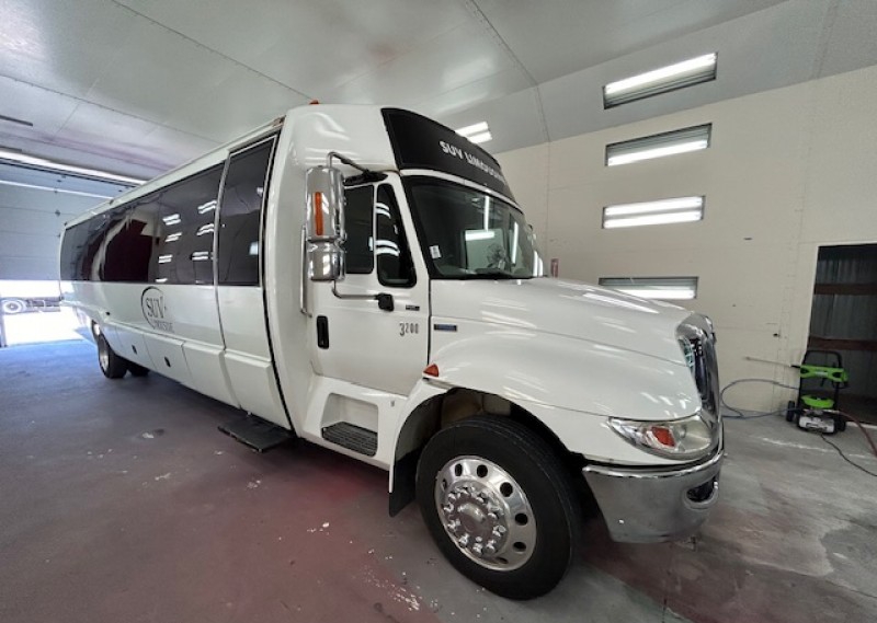 2008 International 3200 Limo Bus
