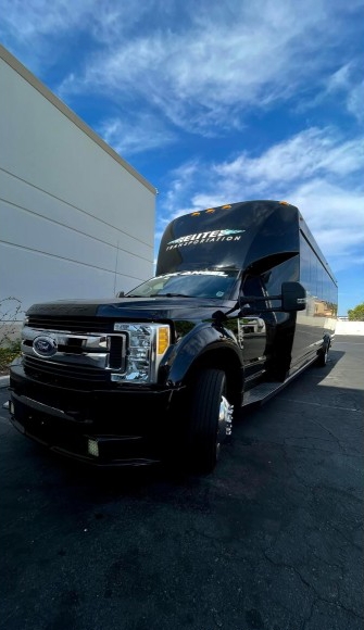 2017 Ford F-550 Limo Bus