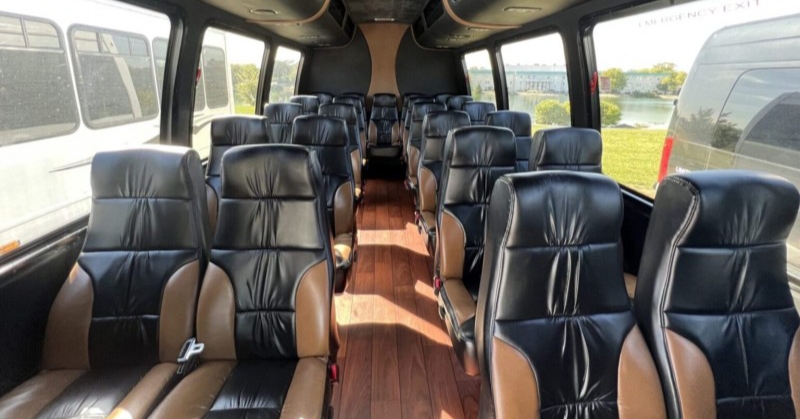 2016 Ford E-450 Shuttle Bus
