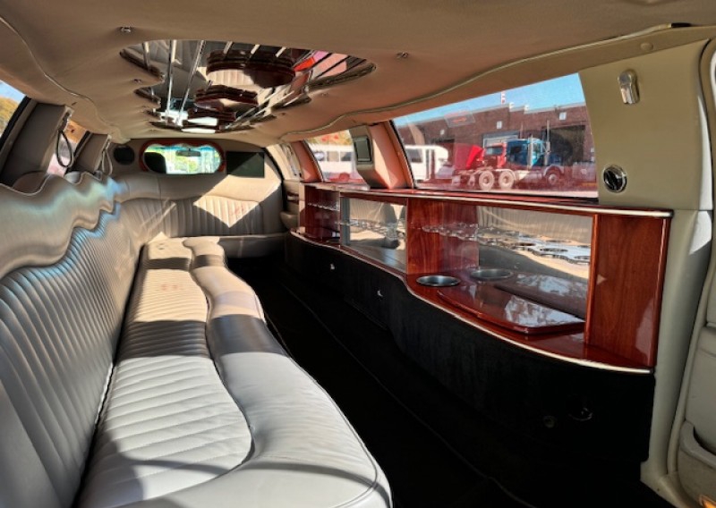 2007 Lincoln Town Car L Limousine