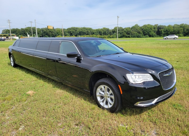 2023 Chrysler 300 Limousine