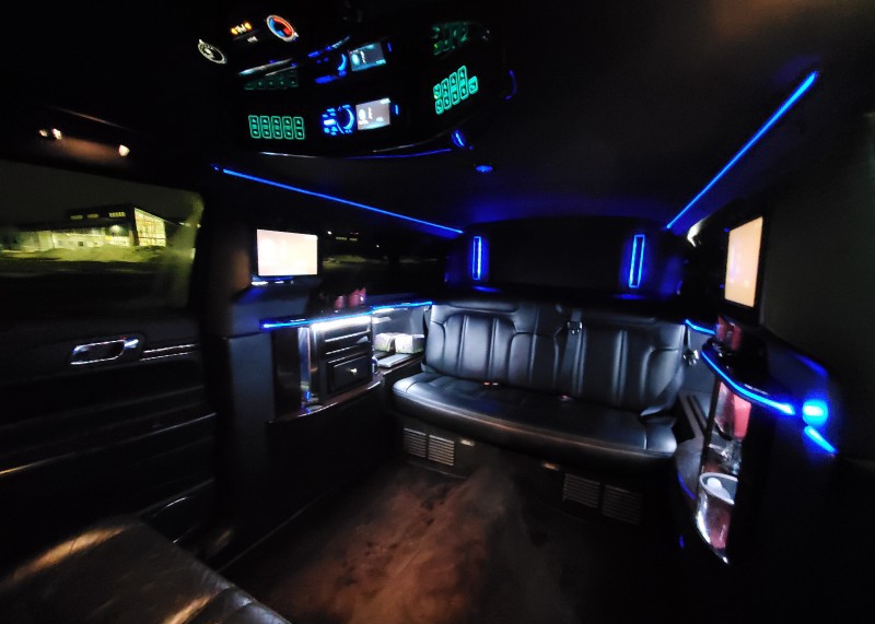 2013 Lincoln MKT Limousine