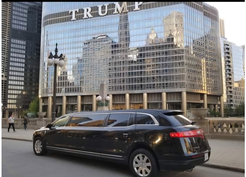 2013 Lincoln MKT Limousine
