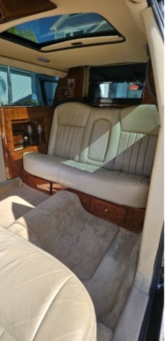 2014 Lincoln MKT Limousine