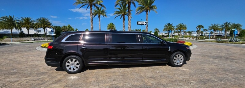 2014 Lincoln MKT Limousine