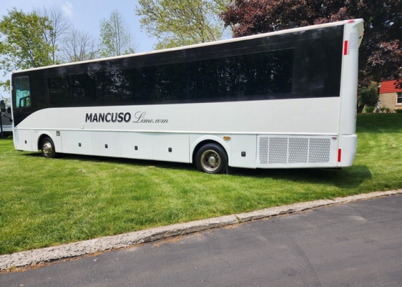 2014 Freightliner Deluxe Motorcoach Limo