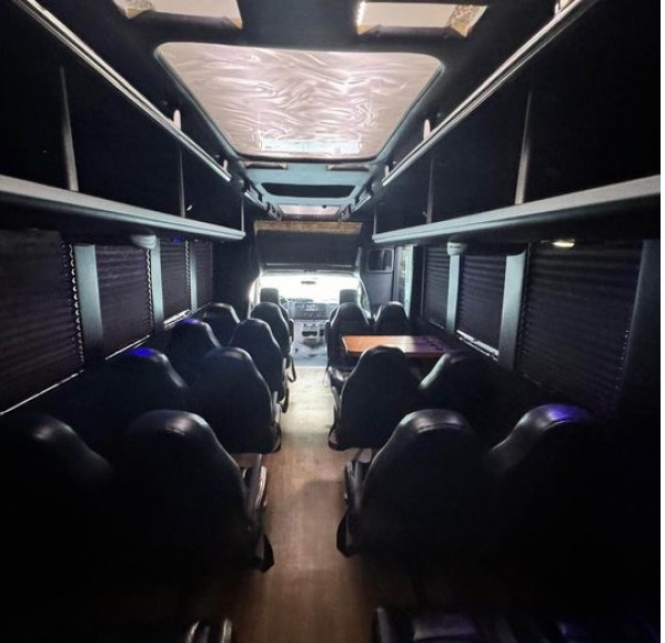 2014 Ford E-450 Shuttle Bus