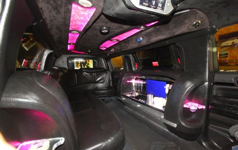 2013 Lincoln MKT Limousine