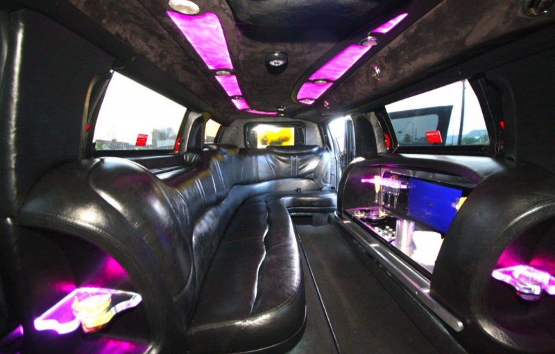 2013 Lincoln MKT Limousine