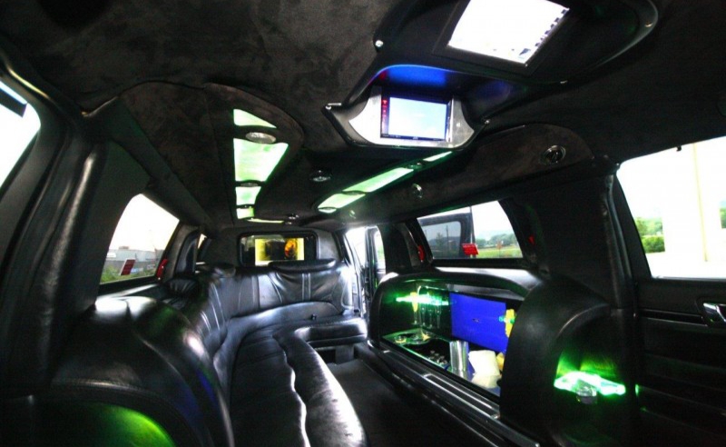 2013 Lincoln MKT Limousine