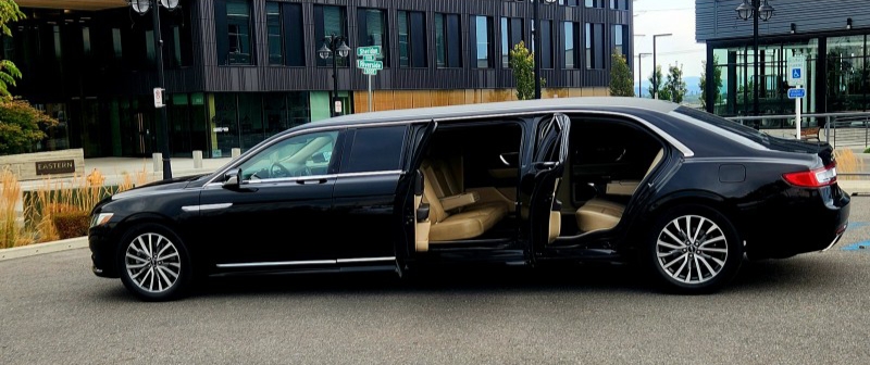 2017 Lincoln Continental Limousine