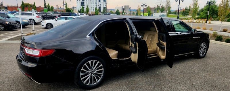 2017 Lincoln Continental Limousine