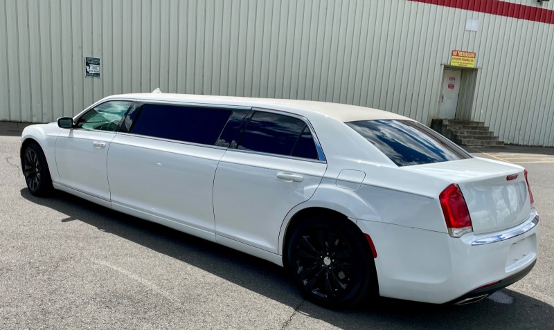 2019 Chrysler 300-L Limousine