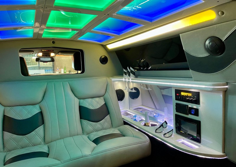 2019 Chrysler 300-L Limousine