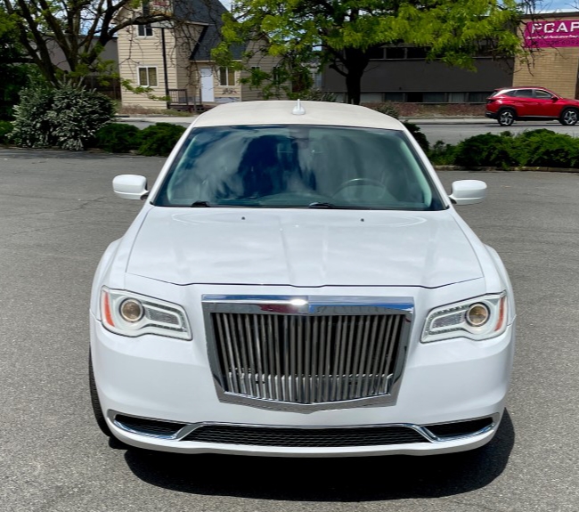 2019 Chrysler 300-L Limousine