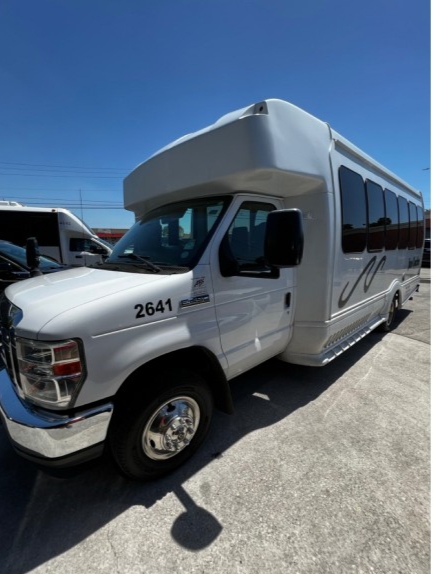 2016 Ford E-450 Shuttle Bus
