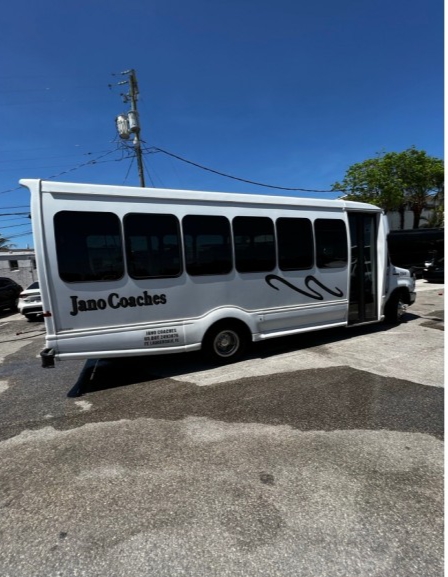2016 Ford E-450 Shuttle Bus