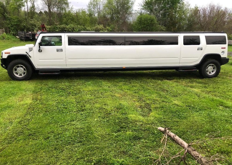 2005 Hummer H2 Limousine