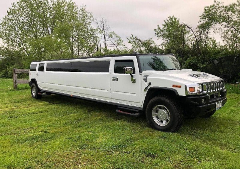 2005 Hummer H2 Limousine