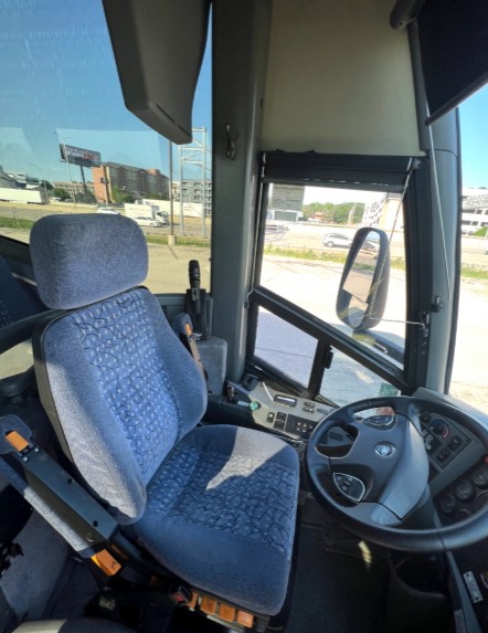 2009 MCI J4500 Motorcoach Shuttle