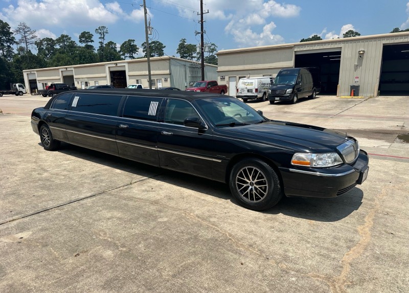 2007 Lincoln Town Car L Limousine
