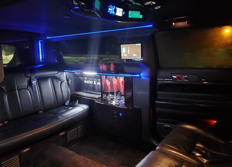 2013 Lincoln MKT Limousine