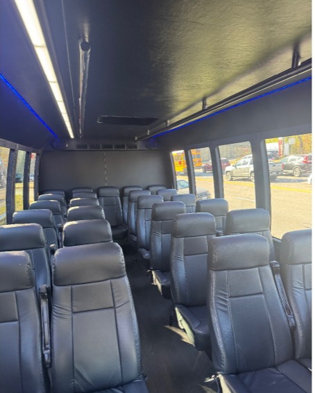 2015 Ford F-550 Shuttle Bus