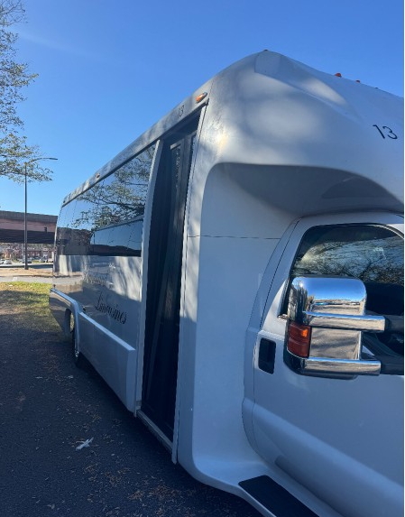 2015 Ford F-550 Shuttle Bus