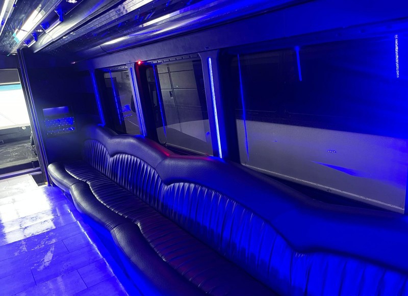 2007 Glaval Bus Universel Motorcoach Limo