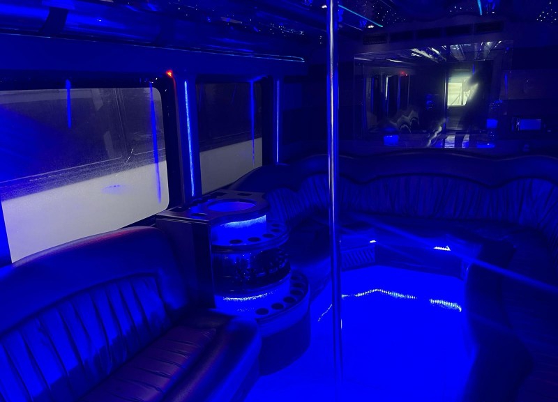 2007 Glaval Bus Universel Motorcoach Limo