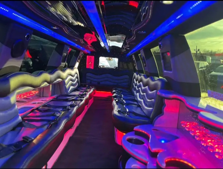 2013 Lincoln Navigator Limousine
