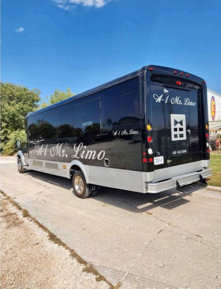 2012 Ford F-550 Shuttle Bus