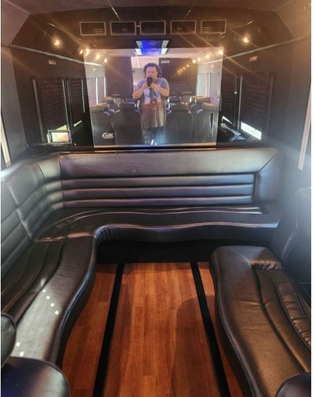 2012 Ford F-550 Shuttle Bus