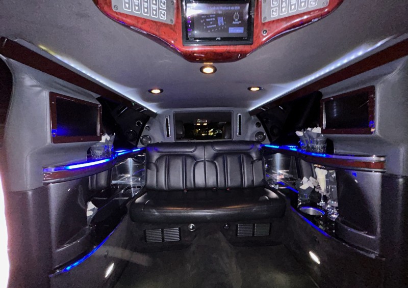 2016 Lincoln MKT Limousine