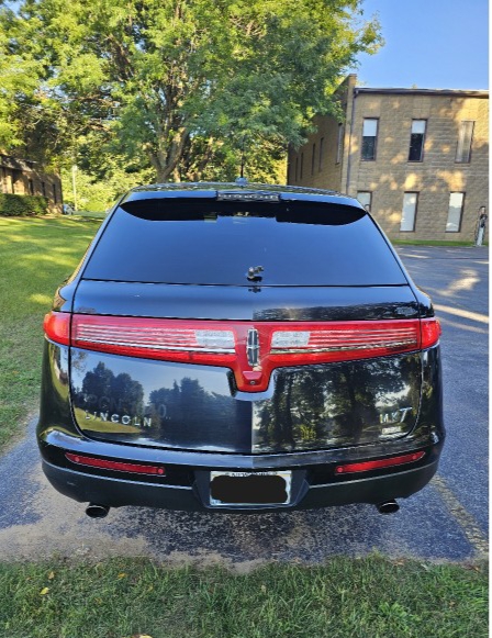 2016 Lincoln MKT Limousine