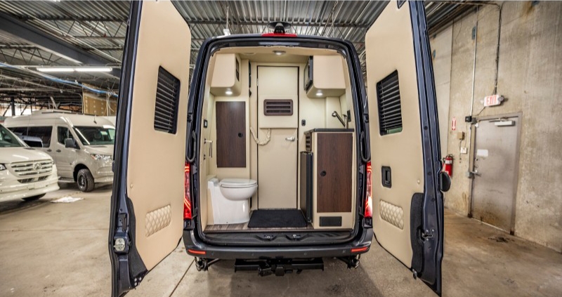 2022 Mercedes-Benz Sprinter Van Limo