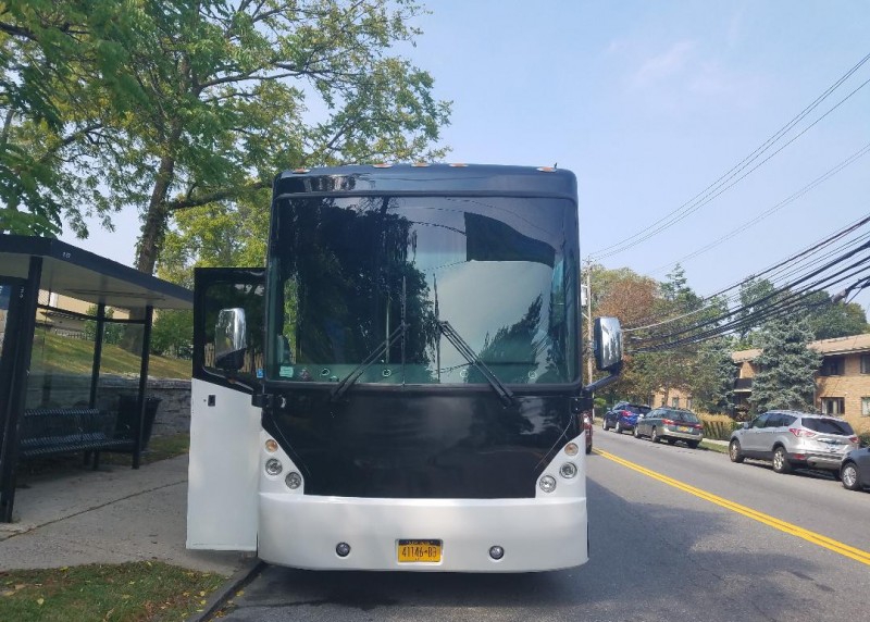 2011 Freightliner Workhorse Motorcoach Limo