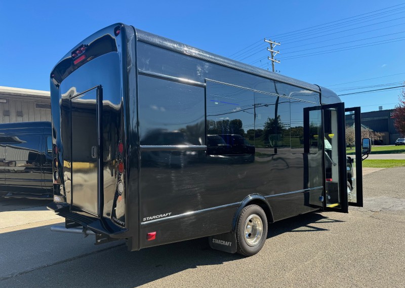 2023 Ford E-450 Limo Bus