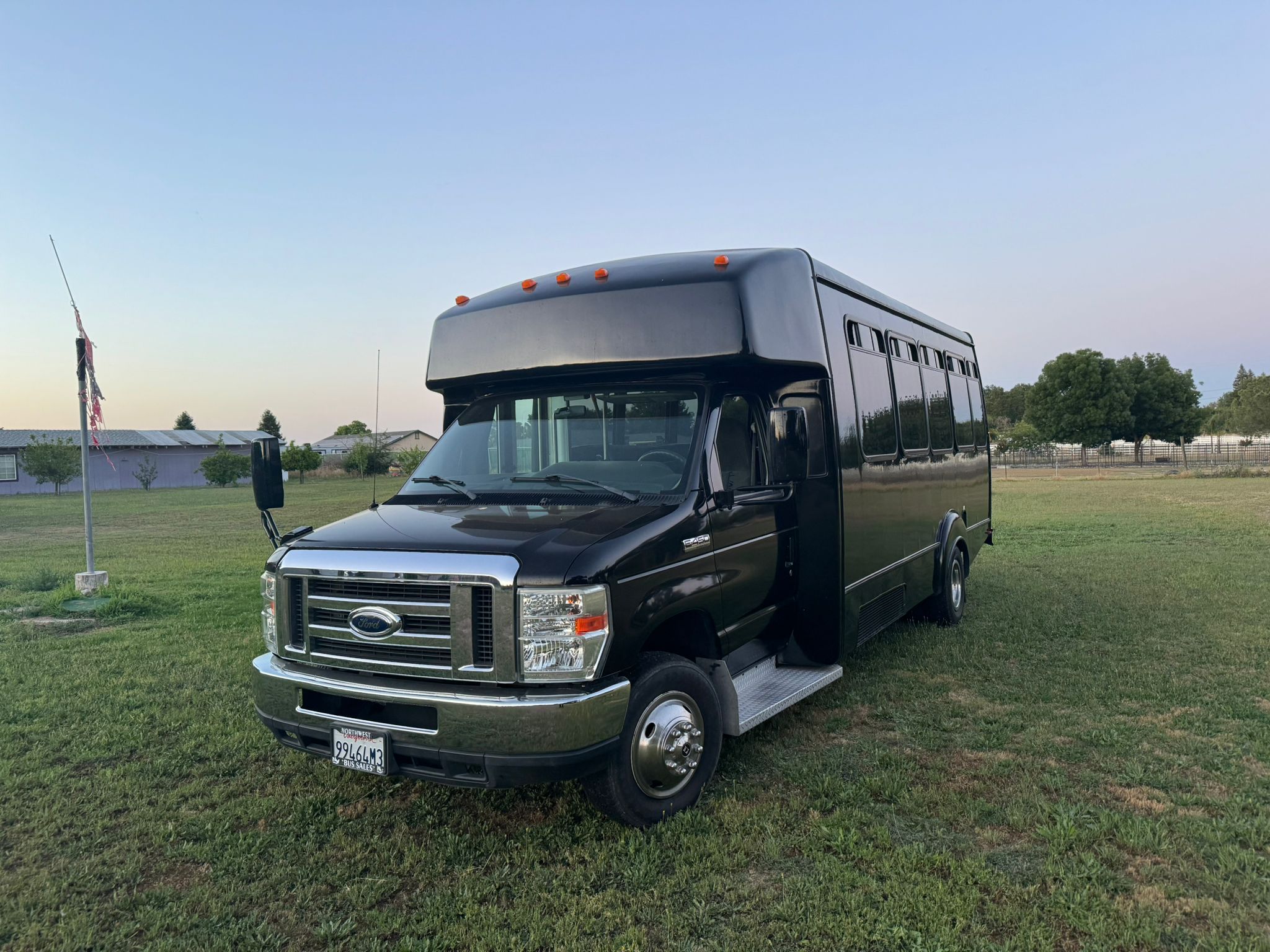 2013 Ford E-450 Limo Bus