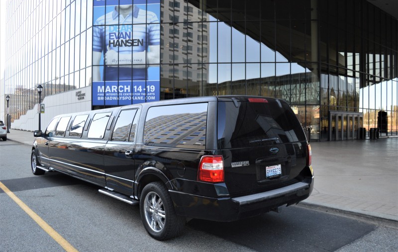 2008 Ford Expedition XLT Limousine