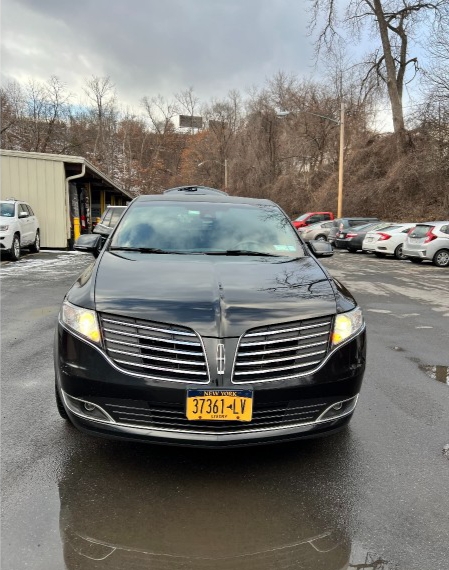 2018 Lincoln MKT Limousine