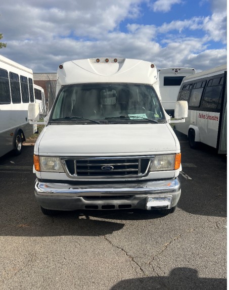 2007 Ford Cutaway Bus