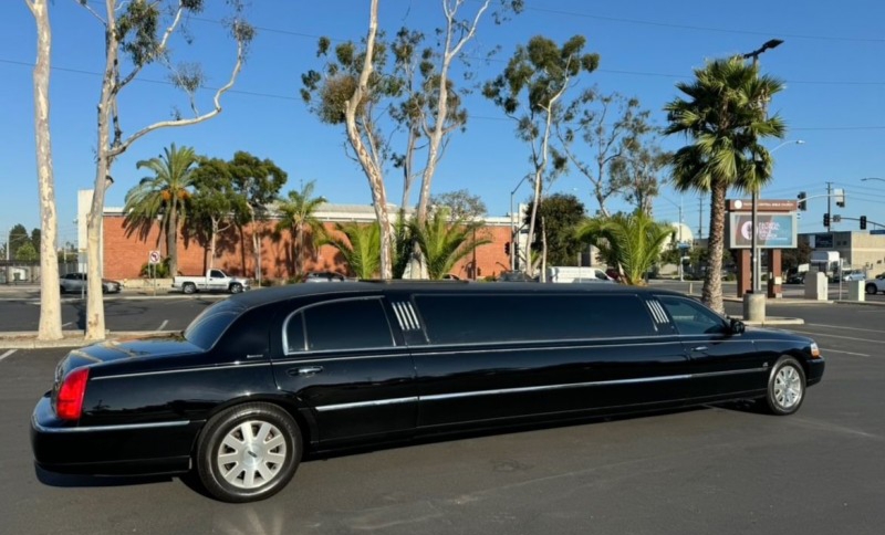 2007 Lincoln Town Car L Limousine
